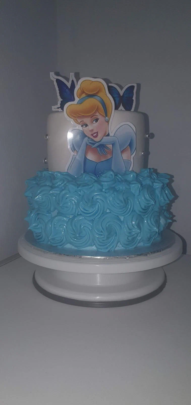 Torta personalizada con personaje de princesa